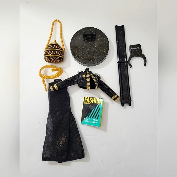 LOL Surprise! OMG Series 1 Royal Bee Clothes Lot Jacket Pants Belt  Mag Handbag - Picture 1 of 10